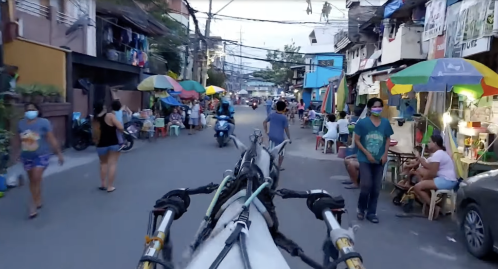 フィリピンの馬車文化「カレッサ」